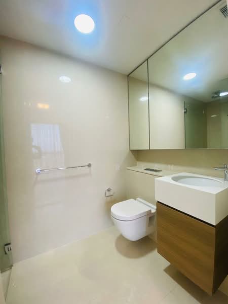 Echelon, 7 Alexandra View, 2 Bedrooms, 732 sqft, Condominium For Rent, by Xavier Tan, 500079056 - Bathroom - PropertyGuru.com.sg