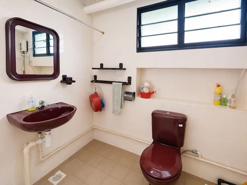 741 Woodlands Circle, 741 Woodlands Circle, 3 Bedrooms, 1,076 sqft, HDB Flat For Sale, by Diane Ong 王慧芳, 500079064 - Bathroom - PropertyGuru.com.sg