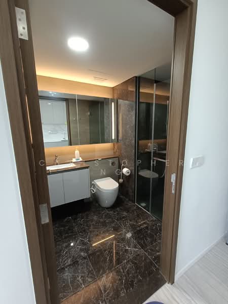 Parc Esta Condominium For Sale at S$ 990,000 | PropertyGuru Singapore - Bathroom