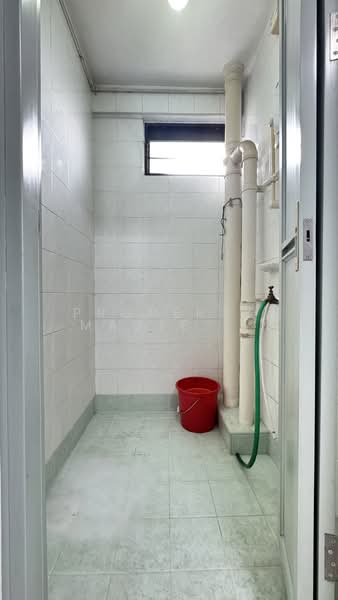 13 Lorong 7 Toa Payoh HDB Flat For Sale at S$ 320,000 | PropertyGuru Singapore - Interior