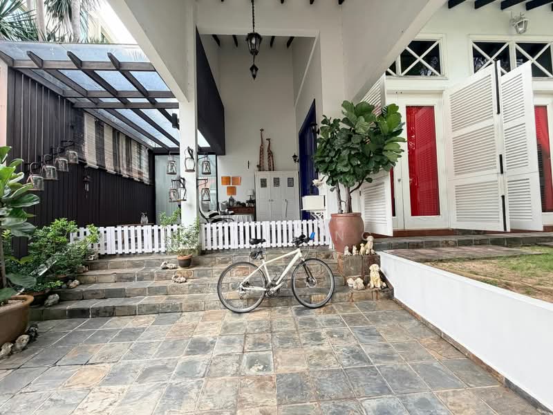 Frankel / Siglap South Semi-Detached House For Sale at S$ 7,280,000 | PropertyGuru Singapore - Exterior