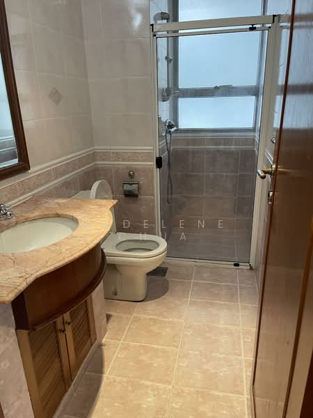 The Bayshore Condominium For Sale at S$ 1,350,000 | PropertyGuru Singapore - Bathroom