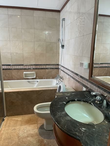 The Bayshore Condominium For Sale at S$ 1,350,000 | PropertyGuru Singapore - Bathroom