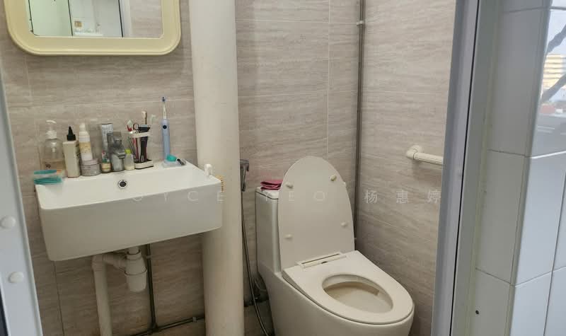 157 Simei Road, 157 Simei Road, 3 Bedrooms, 1,119 sqft, HDB Flat For Rent, by Joyce Yeo 杨惠婷, 500079109 - Bathroom - PropertyGuru.com.sg
