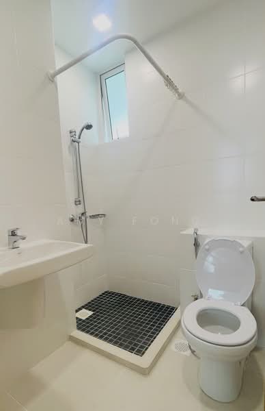 Coastarina, 510 East Coast Road, 3 Bedrooms, 1,012 sqft, Condominium For Rent, by Amy Fong, 500079113 - Common Bathroom - PropertyGuru.com.sg
