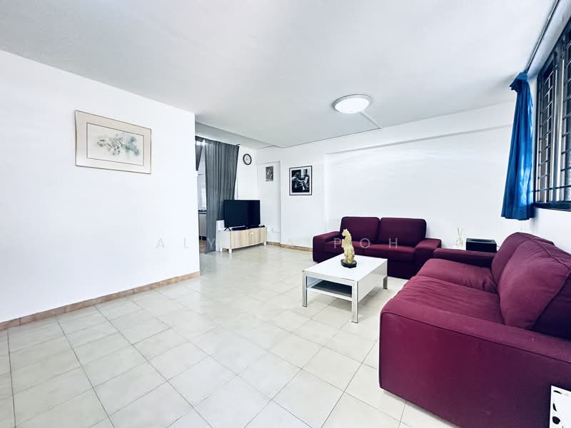 332 Serangoon Avenue 3 HDB Flat For Sale at S$ 698,000 | PropertyGuru Singapore - Living Room