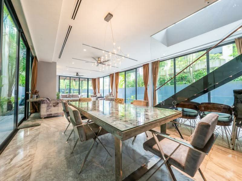 GOOD VALUE! NEW LIST! RENOVATED 2.5 STY WITH BASEMENT DETACHED @ 1KM NANYANG PRI /RAFFLES GIRLS! Detached House For Sale at S$ 14,950,000 | PropertyGuru Singapore - Dining Room