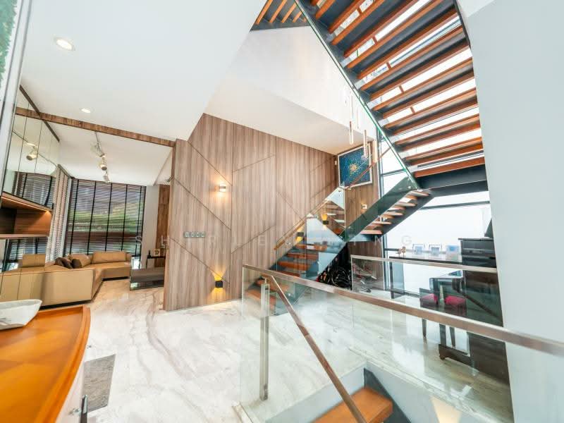 GOOD VALUE! NEW LIST! RENOVATED 2.5 STY WITH BASEMENT DETACHED @ 1KM NANYANG PRI /RAFFLES GIRLS! Detached House For Sale at S$ 14,950,000 | PropertyGuru Singapore - Living Room