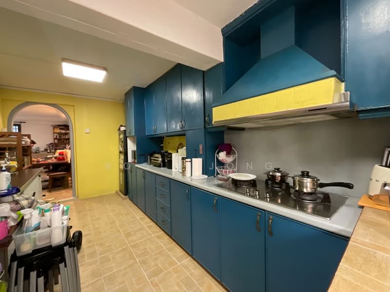 8 Bedok South Avenue 2 HDB Flat For Sale at S$ 538,888 | PropertyGuru Singapore - Kitchen