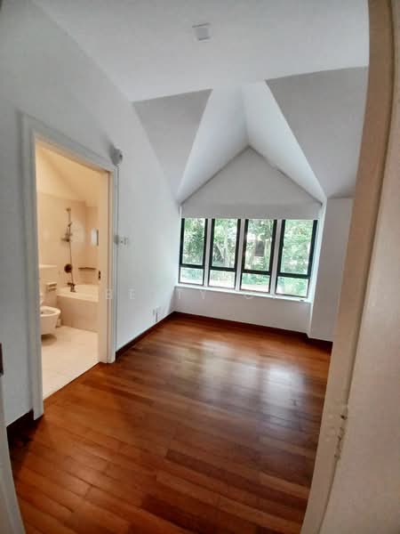 Holland/Leedon/Ford Good Class Bungalow For Sale at S$ 39,000,000 | PropertyGuru Singapore - Bathroom