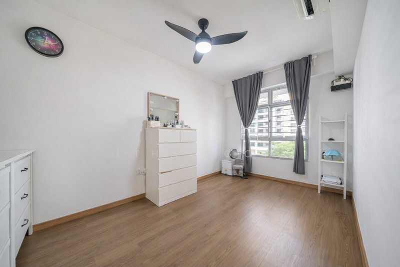 406B Northshore Drive HDB Flat For Sale at S$ 850,000 | PropertyGuru Singapore - Bedroom