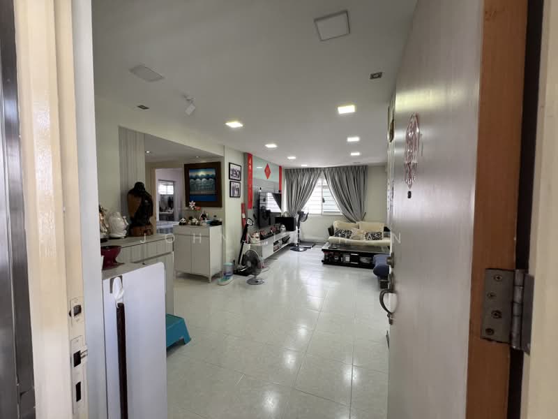 491D Tampines Street 45, 491D Tampines Street 45, 3 Bedrooms, 1,292 sqft, HDB Flat For Sale, by Johnnie Han, 500079149 - Living Room - PropertyGuru.com.sg