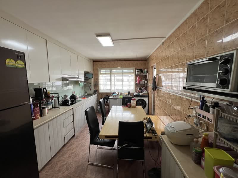 491D Tampines Street 45, 491D Tampines Street 45, 3 Bedrooms, 1,292 sqft, HDB Flat For Sale, by Johnnie Han, 500079149 - Kitchen - PropertyGuru.com.sg