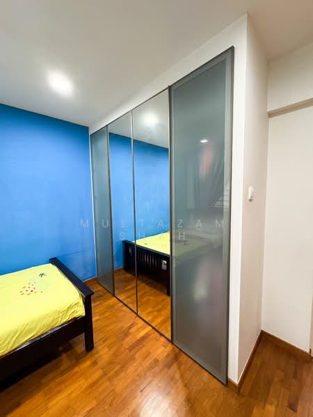 894 Tampines Street 81 HDB Flat For Sale at S$ 1,100,000 | PropertyGuru Singapore - Bedroom 2