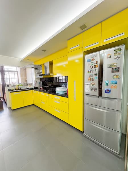 894 Tampines Street 81 HDB Flat For Sale at S$ 1,100,000 | PropertyGuru Singapore - Kitchen