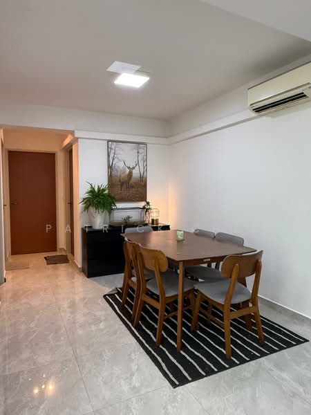 590A Ang Mo Kio Street 51 HDB Flat For Sale at S$ 898,000 | PropertyGuru Singapore - Dining Room
