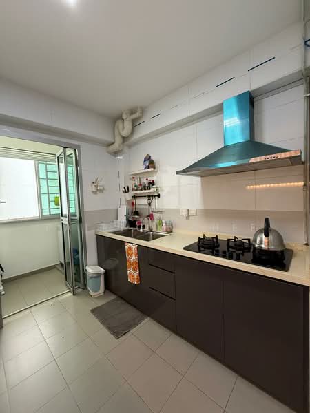 590A Ang Mo Kio Street 51 HDB Flat For Sale at S$ 898,000 | PropertyGuru Singapore - Kitchen