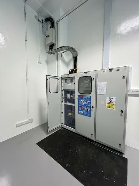 Interlocal Centre, 100G Pasir Panjang Road, 5,166 sqft, Light Industrial (B1) For Rent, by Chloe Wan, 500079169 - Interior - CommercialGuru.com.sg