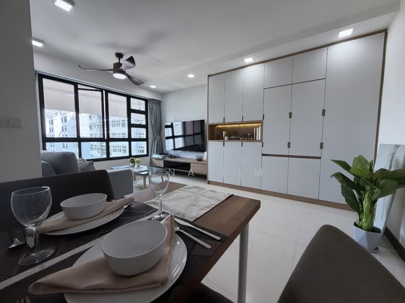 120B Edgedale Plains HDB Flat For Sale at S$ 655,000 | PropertyGuru Singapore - Living Room