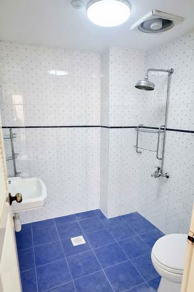 Cambridge Road Terraced House For Sale at S$ 6,200,000 | PropertyGuru Singapore - Bathroom