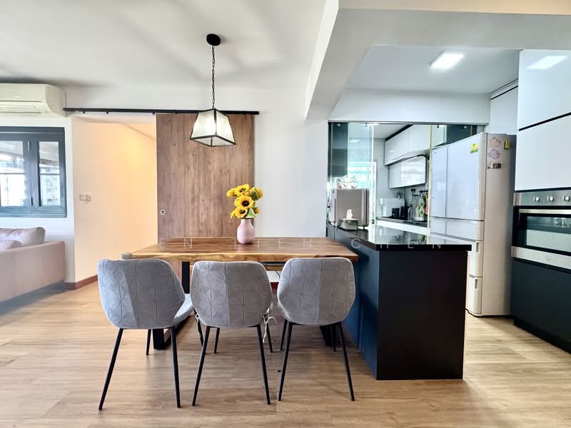 808C Chai Chee Road HDB Flat For Sale at S$ 860,000 | PropertyGuru Singapore - Dining Room