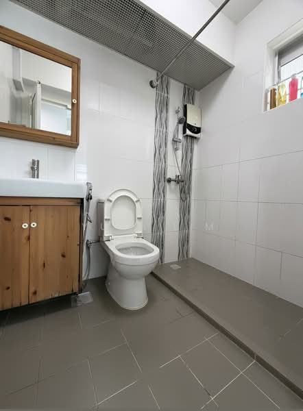 93A Telok Blangah Street 31 HDB Flat For Sale at S$ 1,020,000 | PropertyGuru Singapore - Bathroom