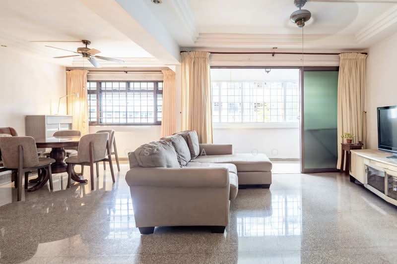 699A Hougang Street 52 HDB Flat For Sale at S$ 800,000 | PropertyGuru Singapore - Living Room