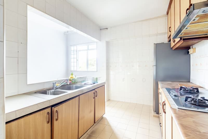 699A Hougang Street 52 HDB Flat For Sale at S$ 800,000 | PropertyGuru Singapore - Kitchen