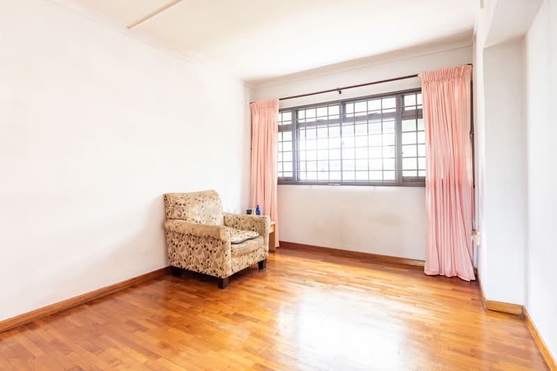 699A Hougang Street 52 HDB Flat For Sale at S$ 800,000 | PropertyGuru Singapore - Living Room