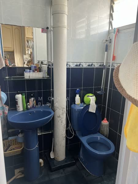 For Sale - 876 Tampines Street 84