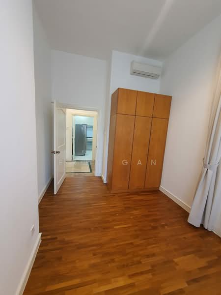 Leonie Condotel, 2 Leonie Hill Road, 2 Bedrooms, 861 sqft, Condominium For Rent, by Eric Gan, 500079216 - Bedroom 2 - PropertyGuru.com.sg