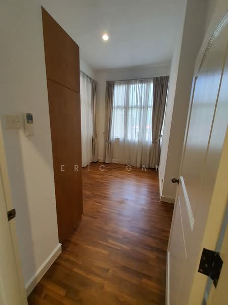 Leonie Condotel, 2 Leonie Hill Road, 2 Bedrooms, 861 sqft, Condominium For Rent, by Eric Gan, 500079216 - Bedroom 2 - PropertyGuru.com.sg