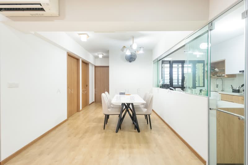 467B Bukit Batok West Avenue 9 HDB Flat For Sale at S$ 838,000 | PropertyGuru Singapore - Dining Room