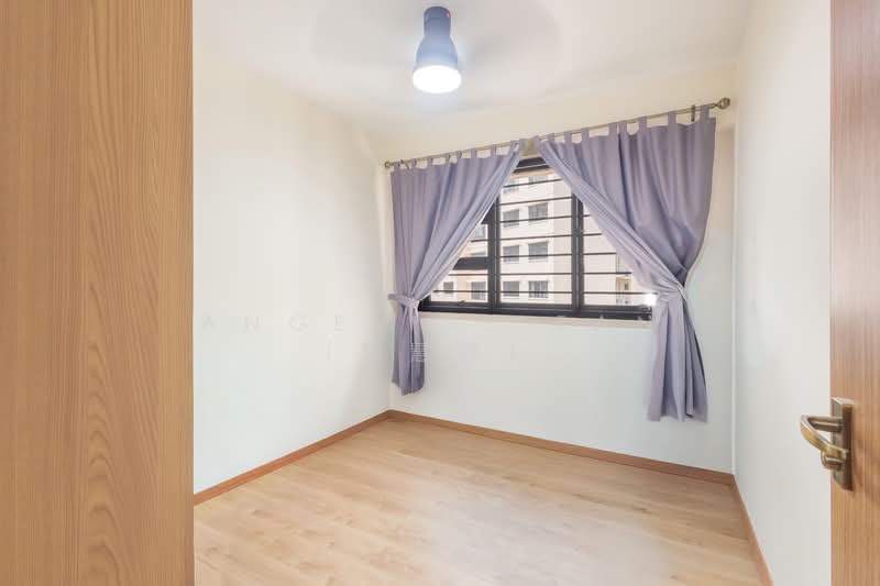 467B Bukit Batok West Avenue 9 HDB Flat For Sale at S$ 838,000 | PropertyGuru Singapore - Common Room 2