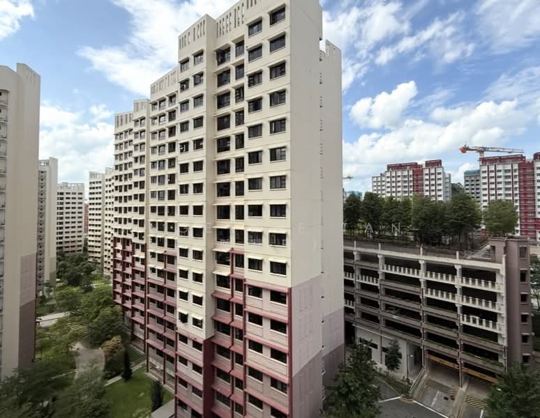 467B Bukit Batok West Avenue 9 HDB Flat For Sale at S$ 838,000 | PropertyGuru Singapore - View (Living Room)
