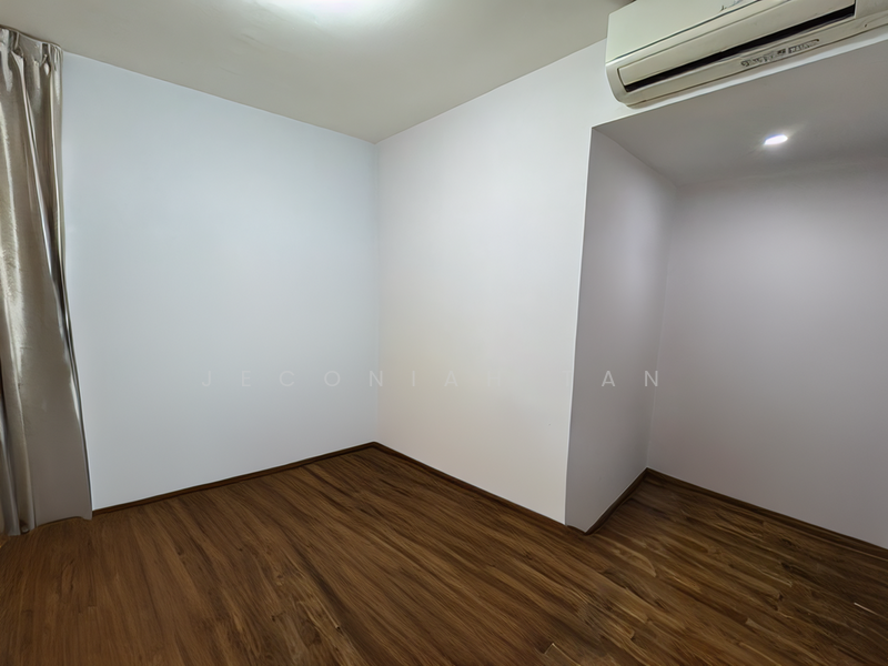 Grandeur 8 Condominium For Sale at S$ 2,380,000 | PropertyGuru Singapore - Bedroom