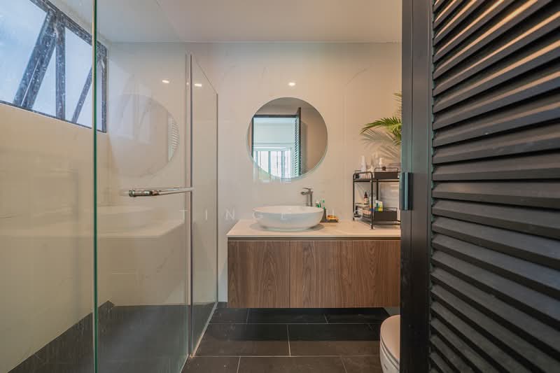 Mendon Spring Condominium For Sale at S$ 1,590,000 | PropertyGuru Singapore - Bathroom