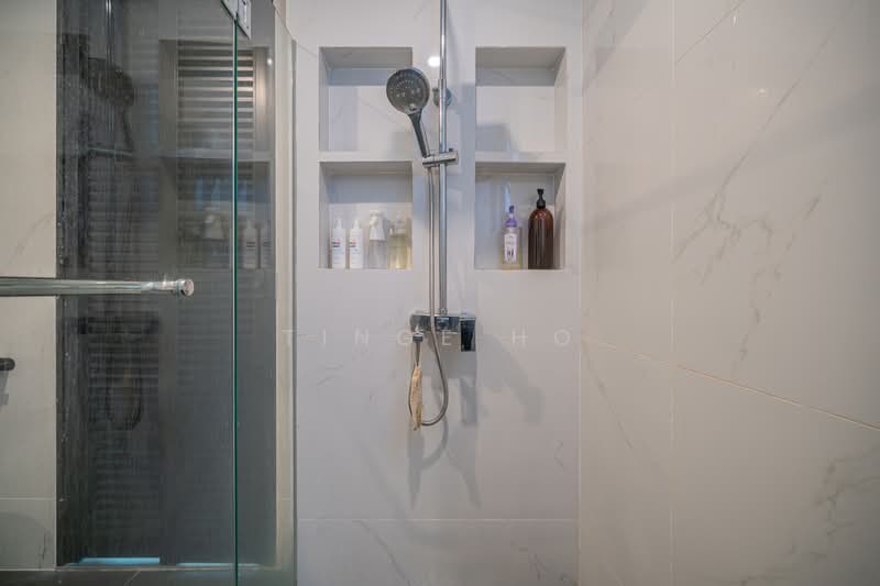 Mendon Spring Condominium For Sale at S$ 1,590,000 | PropertyGuru Singapore - Bathroom