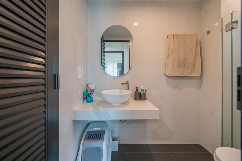 Mendon Spring Condominium For Sale at S$ 1,590,000 | PropertyGuru Singapore - Bathroom