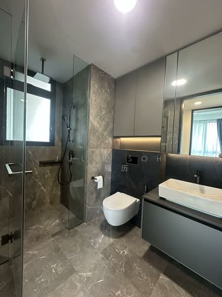 Irwell Hill Residences Condominium For Sale at S$ 1,688,888 | PropertyGuru Singapore - Bathroom