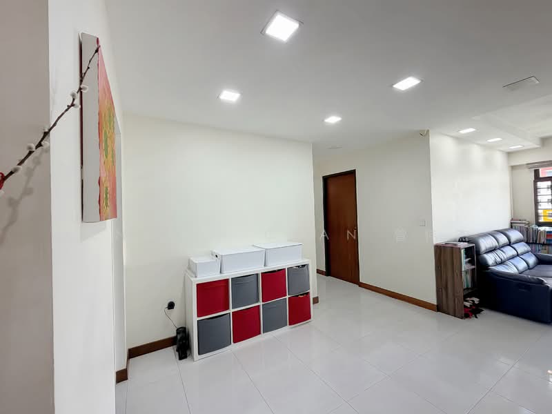 635B Senja Road HDB Flat For Sale at S$ 799,999 | PropertyGuru Singapore - Living Area