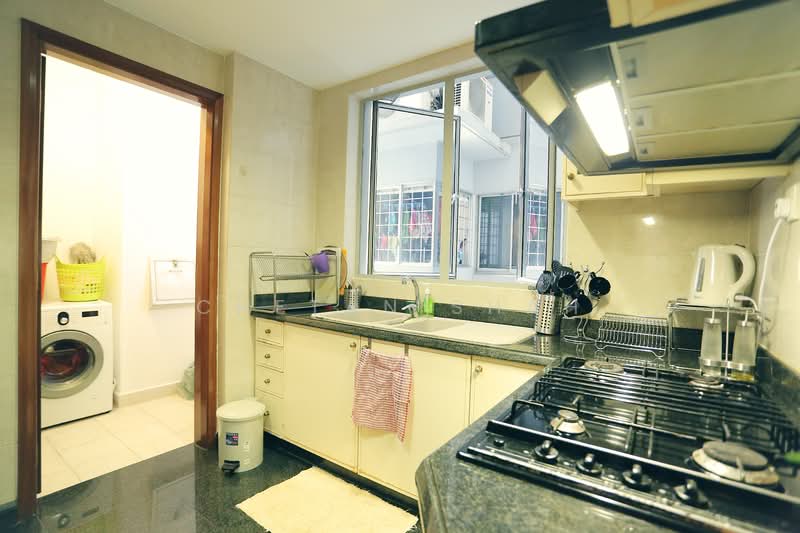 The Bayshore Condominium For Sale at S$ 1,500,000 | PropertyGuru Singapore - Kitchen