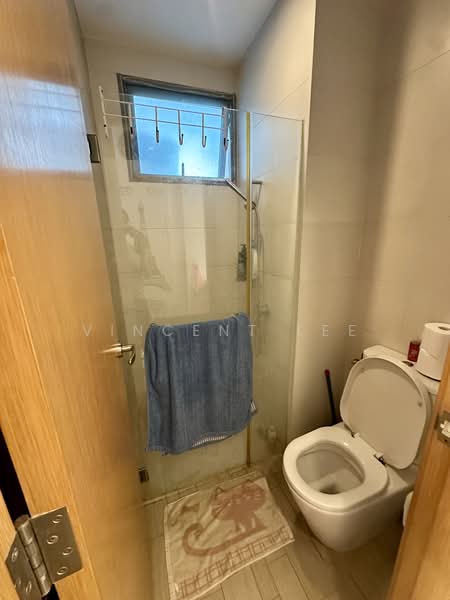 Carabelle Condominium For Sale at S$ 1,680,000 | PropertyGuru Singapore - Bathroom