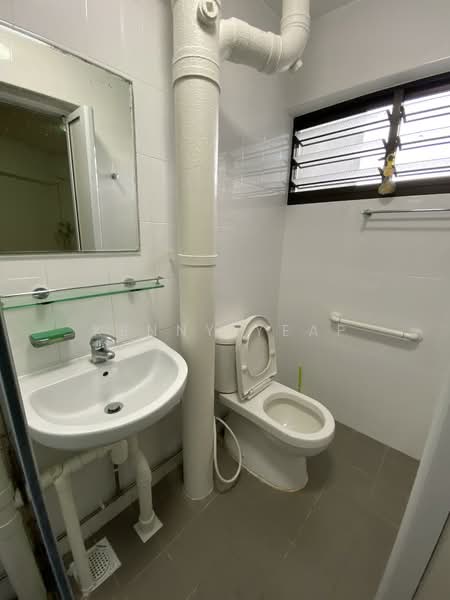 270 Tampines Street 21, 270 Tampines Street 21, 3 Bedrooms, 1,249 sqft, HDB Flat For Rent, by Kenny Yeap, 500079267 - Bathroom - PropertyGuru.com.sg