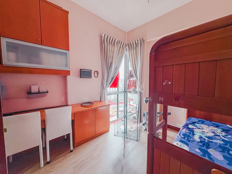 Seasons Park Condominium For Sale at S$ 1,750,000 | PropertyGuru Singapore - Bedroom