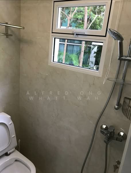 Hollywood Apartments, 100-100D Oxley Rise, Room Rental, 480 sqft, Apartment For Rent, by Alfred Ong Whatt Wah, 500079333 - Bathroom - PropertyGuru.com.sg