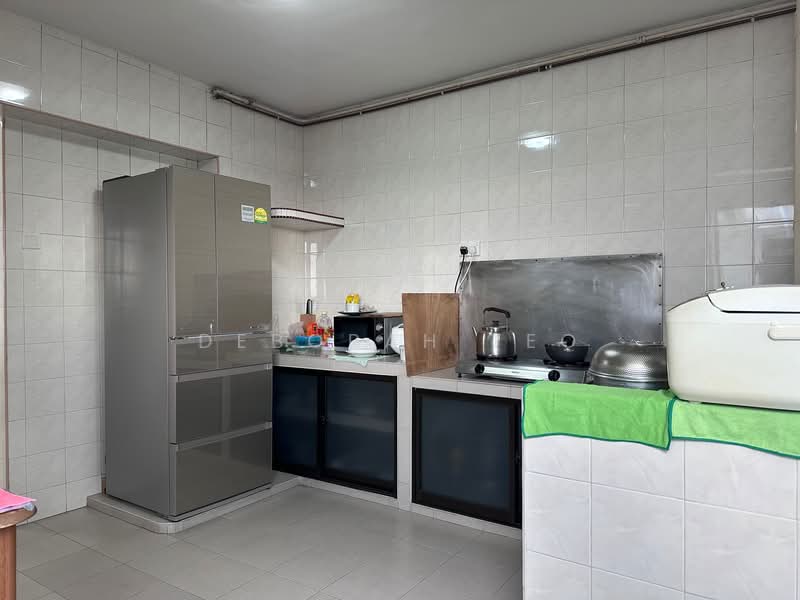 452 Choa Chu Kang Avenue 4 HDB Flat For Sale at S$ 710,000 | PropertyGuru Singapore - Kitchen
