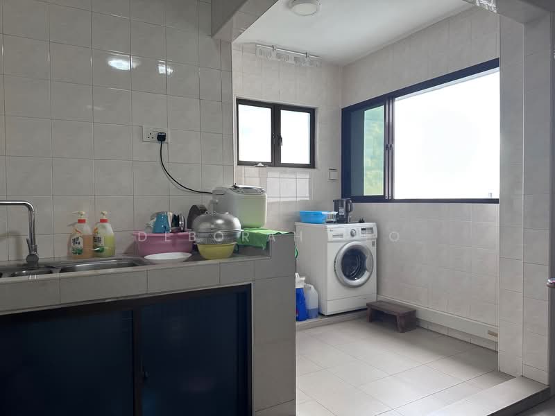 452 Choa Chu Kang Avenue 4 HDB Flat For Sale at S$ 710,000 | PropertyGuru Singapore - Kitchen