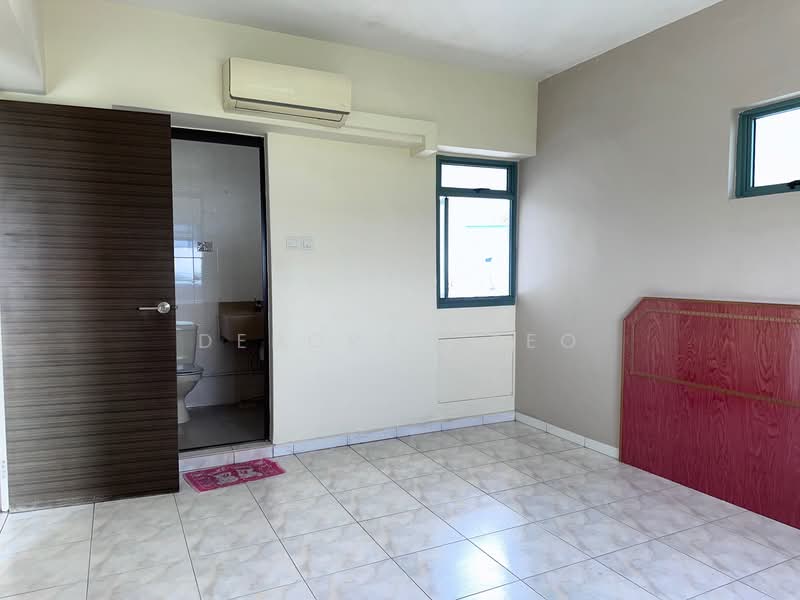 452 Choa Chu Kang Avenue 4, 452 Choa Chu Kang Avenue 4, 4 Bedrooms, 1,323 sqft, HDB Flat For Sale, by Deborah Teo, 500079341 - Master Bedroom - PropertyGuru.com.sg