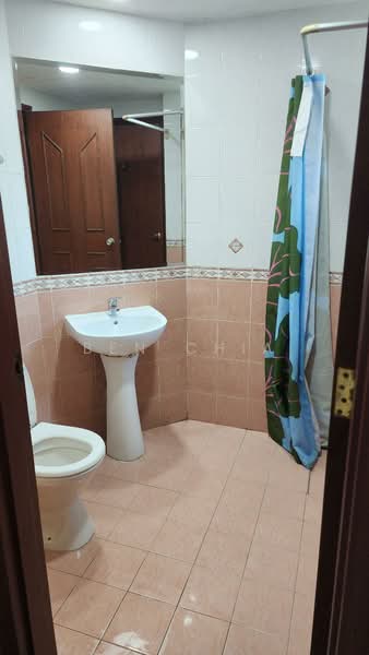 Maysprings, 2 Petir Road, 3 Bedrooms, 1,549 sqft, Apartment For Rent, by Ben Chia, 500079348 - Bathroom - PropertyGuru.com.sg